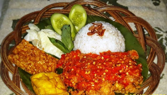 Anda Kena Cuba Ni Resepi Ayam Geprek Disukai Ramai