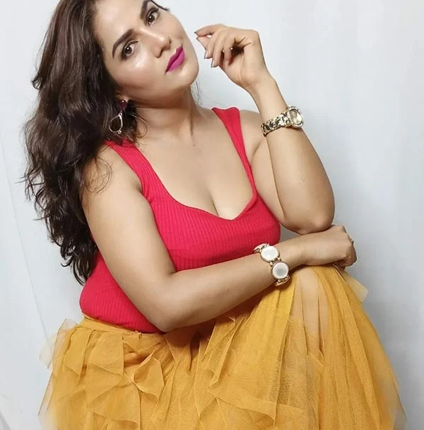 suman singh cleavage actress indian web series