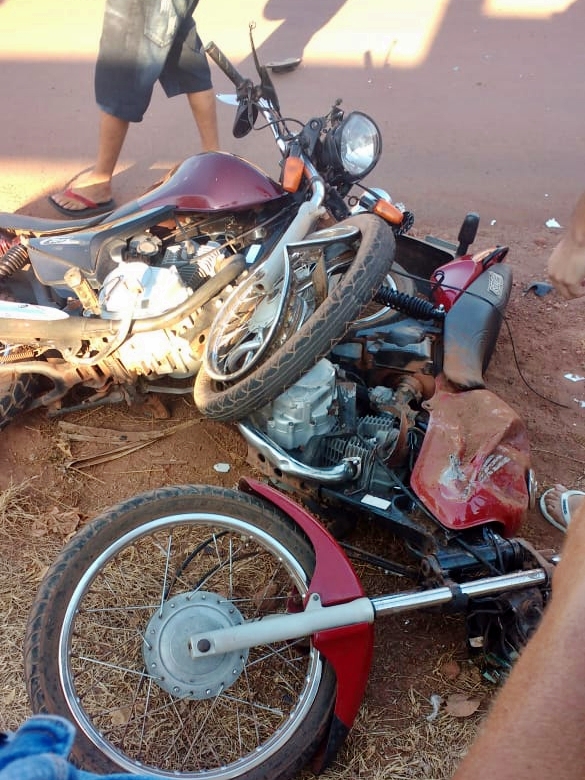 Duas pessoas ficam em estado grave após colisão entre motos em Cocal