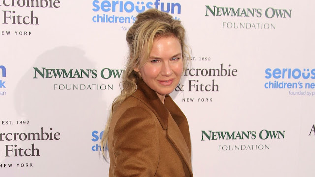 RENEE ZELLWEGER RESPONDS TO COMMENTS ON HER APPEARANCE - RENZEE TALKS ON THE COMMENTS ON HER APPEARANCE - HOLLYWOOD NEWS