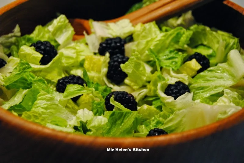 Blackberry Tossed Salad At Miz Helen's Country Cottage