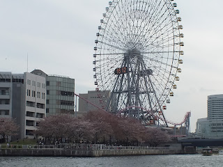 海上からの万葉倶楽部の花見