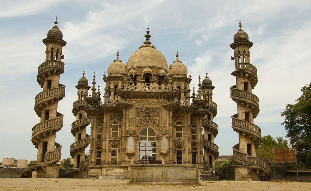 Mahabat Maqbara