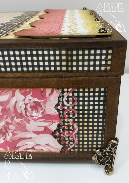 Porta Joia em MDF com técnicas de Scrapbook - Tema: Rosas Arte Cia BH 7