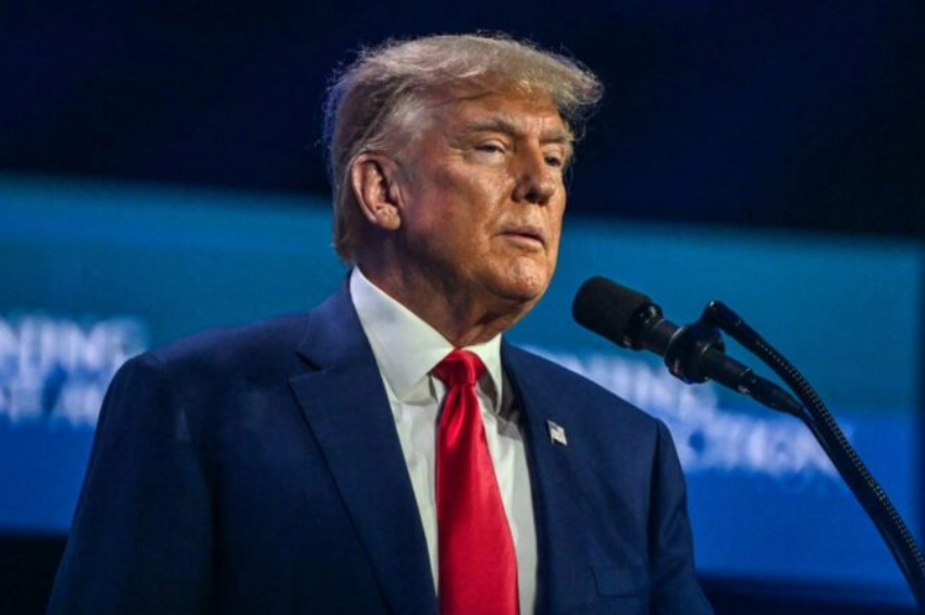 O ex-presidente e candidato à presidência em 2024, Donald Trump, discursa na conferência Turning Point Action USA em West Palm Beach, Flórida, em 15 de julho de 2023 | Giorgio Viera/AFP via Getty Images