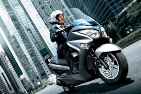 Suzuki Burgman 200 Harga Spesifikasi dan Review 2017 Terbaru