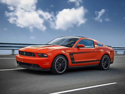 Ford-Mustang_Boss_302_2012_1600x1200_Front_Angle_07