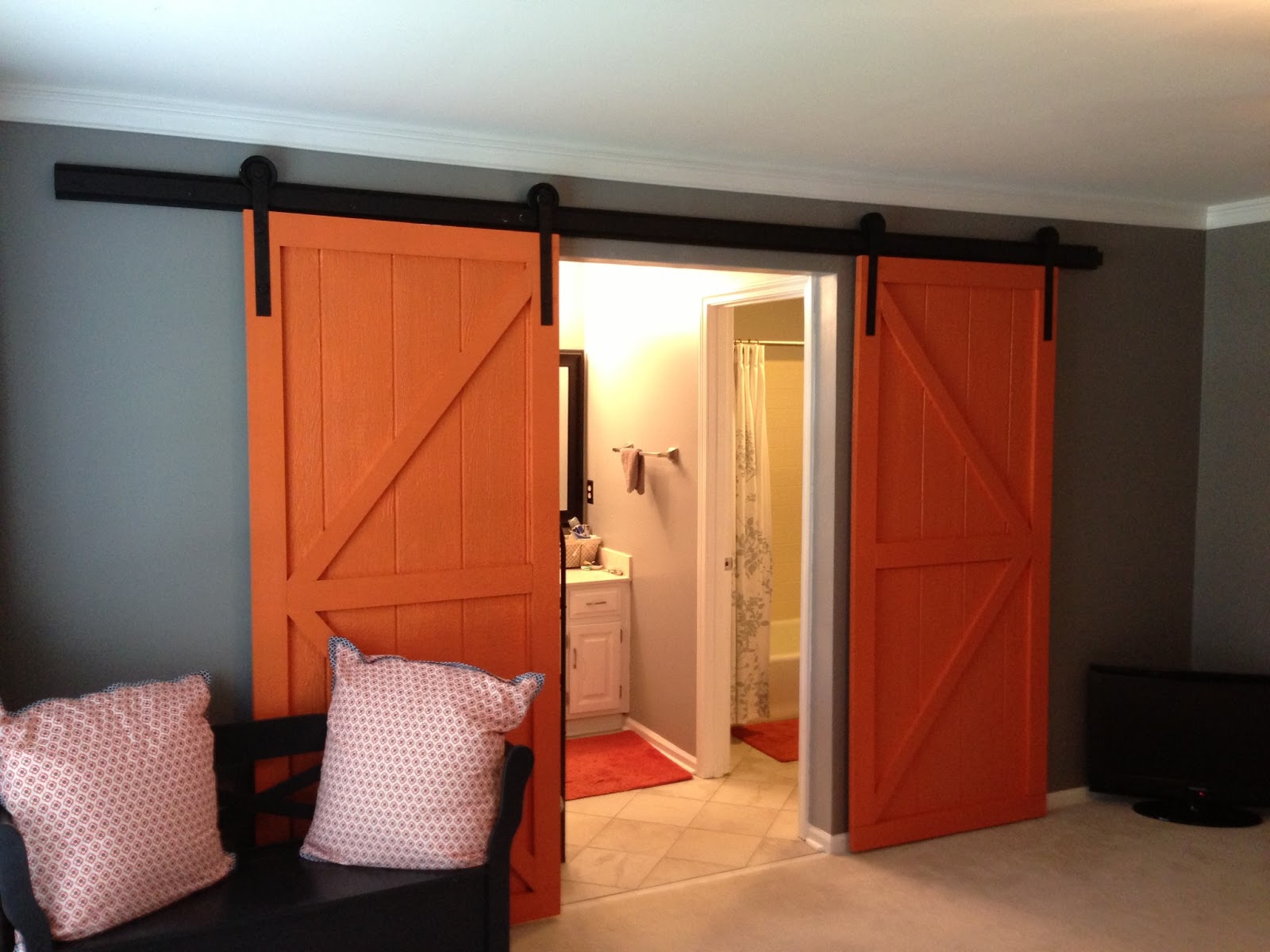 Wilker Do's: DIY Sliding Barn Door