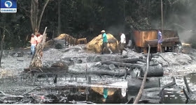 Navy destroys illegal refineries in Rivers, arrest barges (PHOTO)