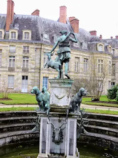 Photos of France: Fontaine de Diane in Fontainebleau