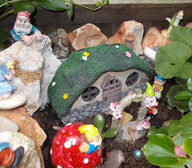 Dwarf Figurines; Dwarf Toys; Dwarf Village; Dwarves; Elf Toys; Elf Village; Fairy Garden; Fairy Toys; Fairy Village; Gnome Figurines; Gnome Musicians; Gnome Toy; Gnome Village; Gnomes; Leprechaun Toys; Pixie Toy; Pixy Village; Pixy-Eared; Small Scale World; smallscaleworld.blogspot.com; Toy Dwarves; Toy Elves; Toy Faries; Toy Gnomes; Toy Leprechauns; Toy Pixies; Toy Trolls; Troll Toys; Troll Village; Village Folk;