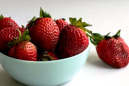 Overcome Constipation Naturally with Consumption of Strawberries