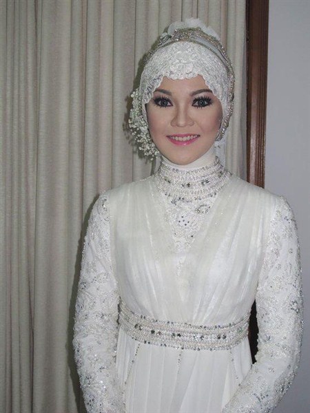 Trend baju dan gaun kebaya muslimah untuk program pernikahan terbaru Model Kebaya Muslimah Untuk Akad Nikah Terbaru 2017/2018