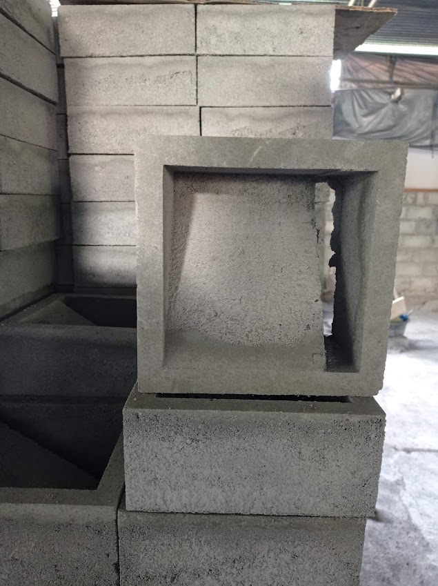 loster beton dengan beragam variasi desainnya bisa membuat tampilan rumah dan bangunan lebih elegan bisa langsung di beli di Penumping Laweyan Solo