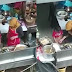 (Video) 'Dah pegang bebird anak, dipegang plak makanan pelanggan' - Netizen jijik tengok video tukang masak pengotor