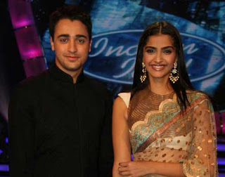 Imran Khan and Sonam Kapoor in Indian Idol 5-2