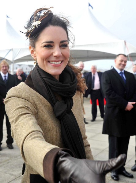 prince william kate middleton_01. kate middleton gloves.