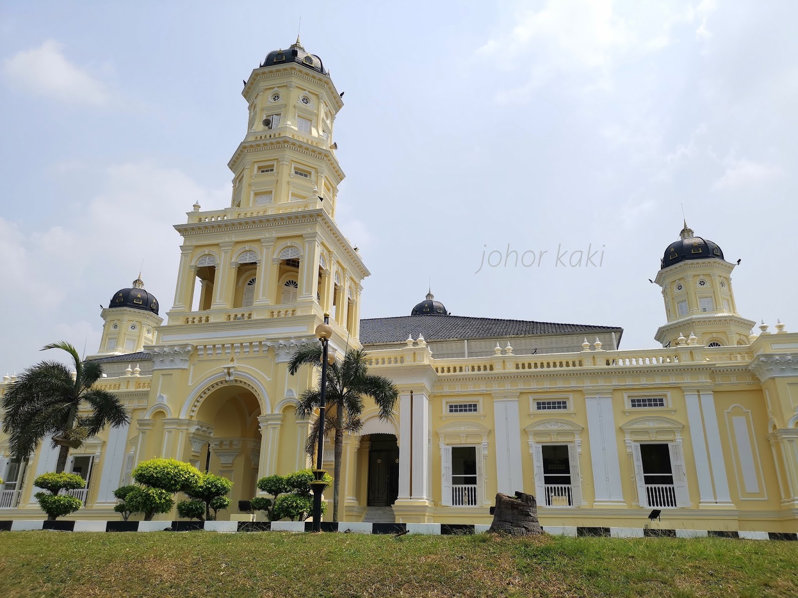 Sultan Abu Bakar State Mosque Masjid Negeri Sultan Abu Bakar Johor Kaki Travels For Food