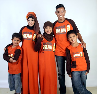 Baju Kaos Muslim Seragam Keluarga Modern