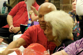 Nichelle Nichols (Uhura - Star Trek TOS) signing autographs at Shore Leave 41