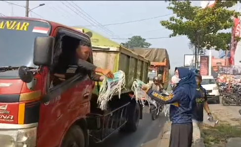 02102023 -BANUATODAY.COM - Pembagian masker yang dilaksanakan Pemerintah Provinsi Kalsel atas instruksi Gubernur H Sahbirin Noor.png