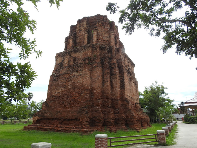Boran Sathan Chedi Daeng