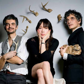 BLONDE REDHEAD