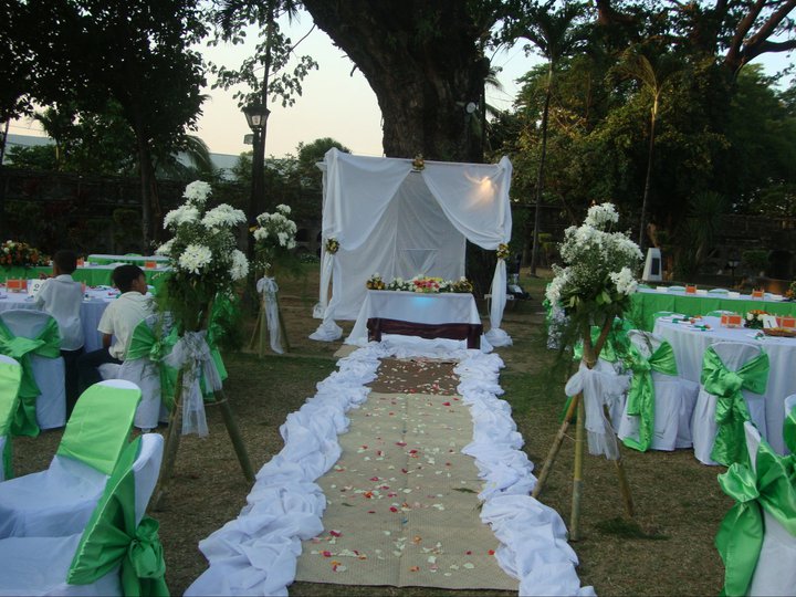  DIY Wedding Canopy me and my husband painstakingly made for a friend's 