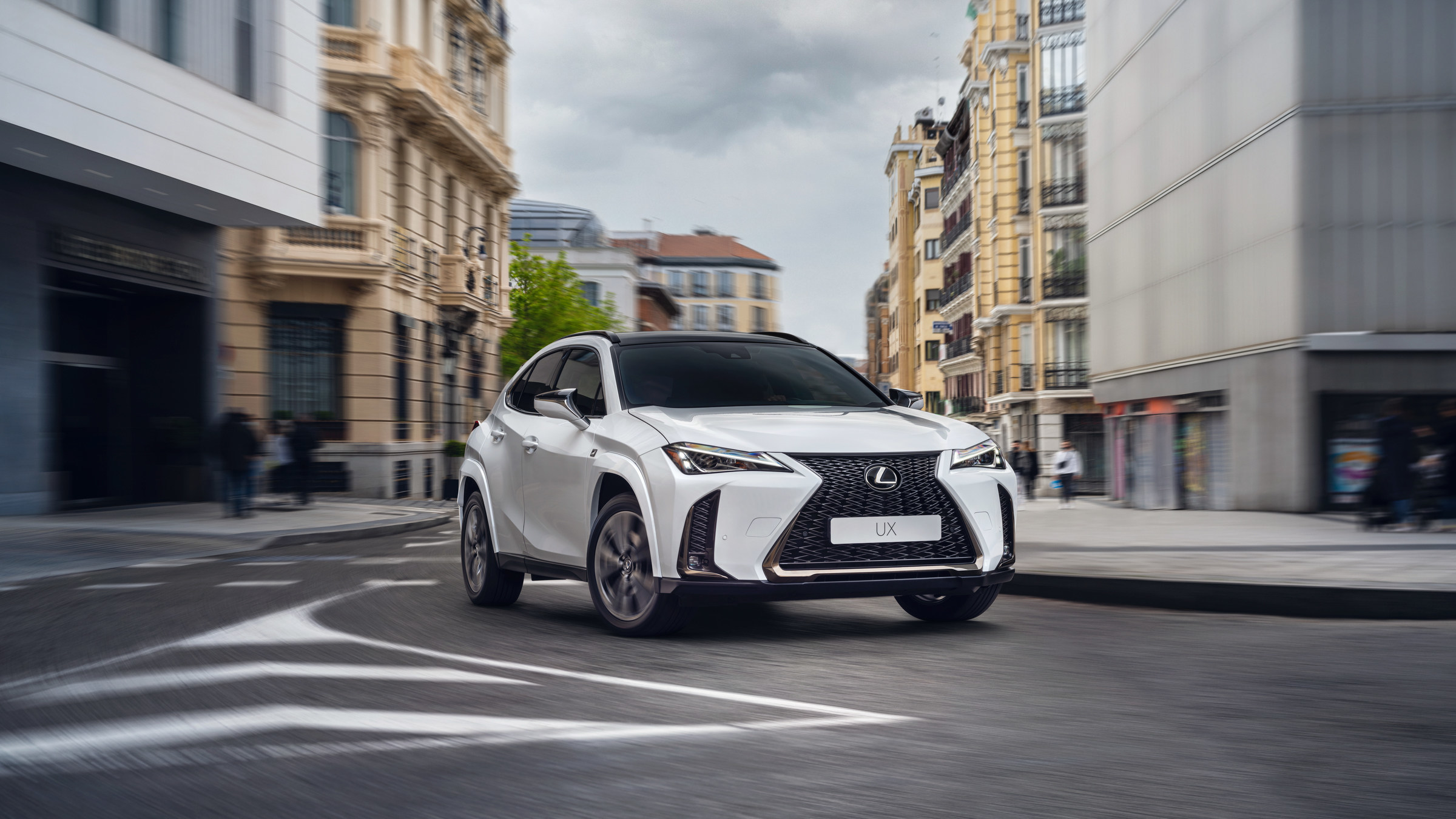 REFRESHED 2023 LEXUS UXH ADDS PERFORMANCE, MULTIMEDIA, SAFETY ENHANCEMENTS