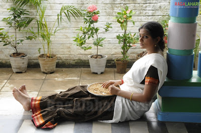 Priya Mani in Hot Sarees