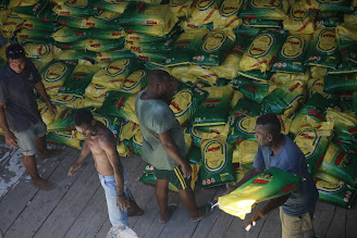 A total of 2727 bags of rice should be delivered on the islands in the next two days
