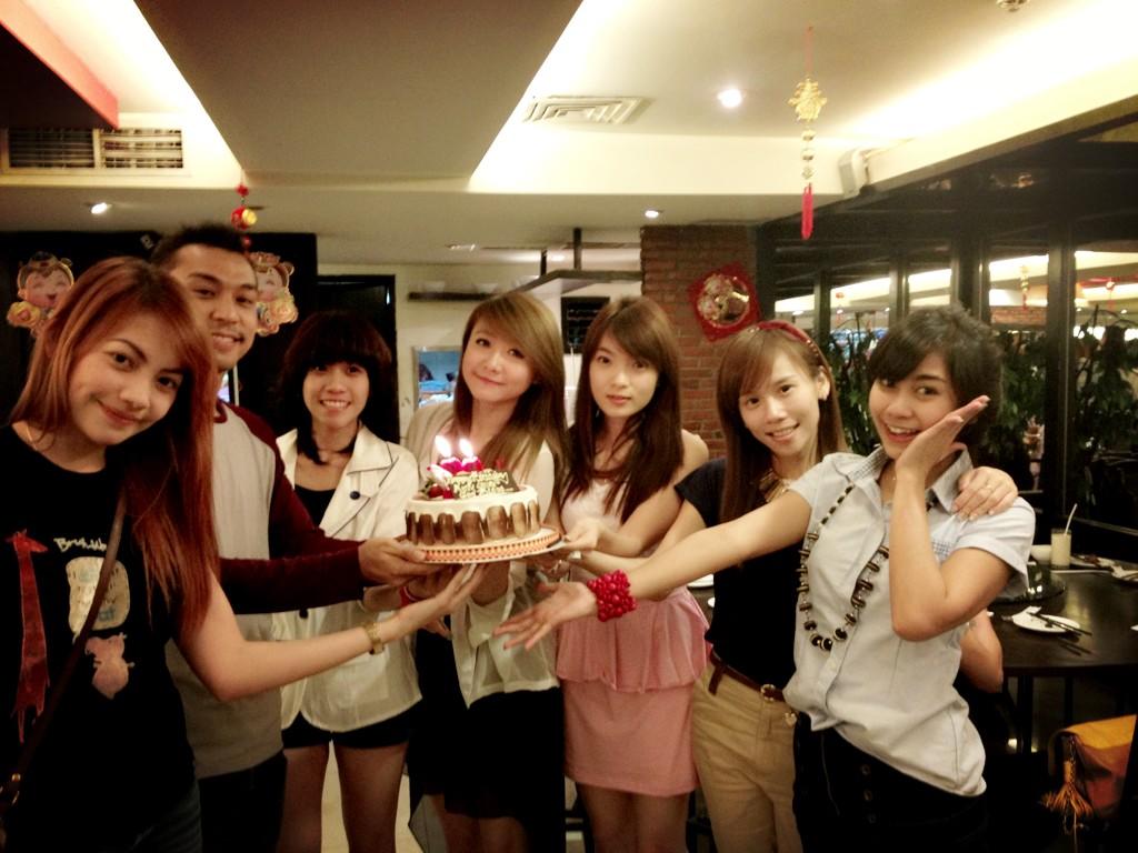 Bahagia Itu Sederhana HBD Ryn Cherrybelle