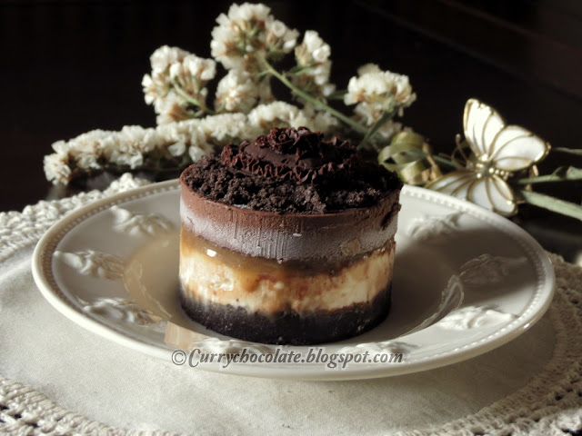 Frozen chocolate toffee and cream cake