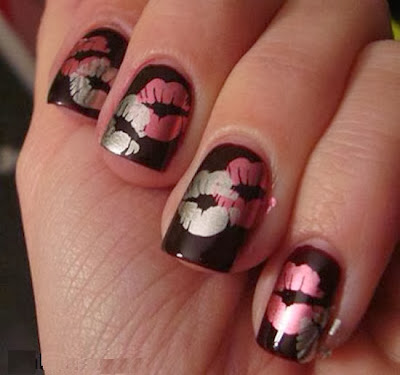 Cute Lips nail art design! 