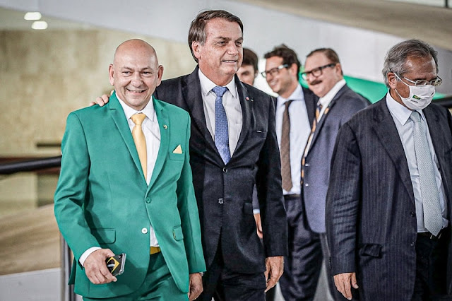 Governo Bolsonaro prepara MP para tributar produtos vendidos por AliExpress, Wish, Shein e Shopee