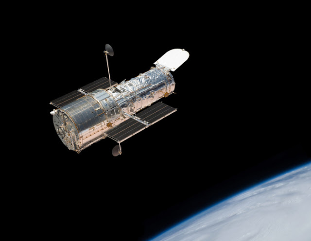 Hubble Space Telescope into orbit.