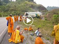 ALLAH TUNJUKAN KEADILAN!! Biksu Budha Kecelakaan Hebat, Azab Akibat Bunuh Muslim Rohingya? INI REKAMAN AMATIR DETIK-DETIK KECELAKAANNYA