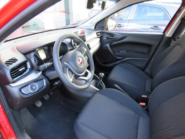 Fiat Argo Drive  - interior - acabamento