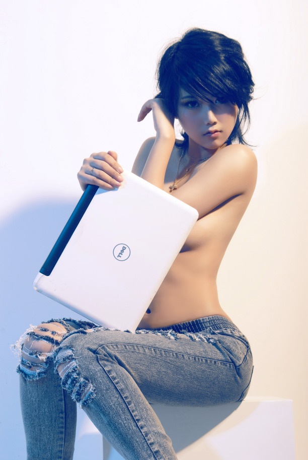 Vivi Xia Xiao Wei with Her Notebook