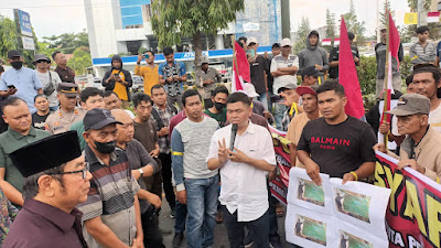 Warga Kintap Sambangi DPRD Kalsel Sampaikan Empat Tuntutan Untuk PT KJW