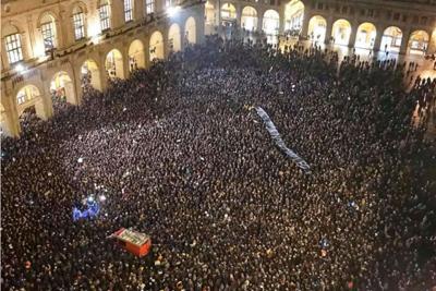 Bologna, 11mila Antisalvini in Piazza Maggiore