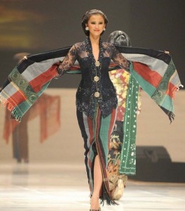 Berikut ini Aneka Contoh Model Baju Kebaya Modern dan Anggun Terbaru ...