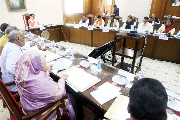 मध्यप्रदेश मंत्रि-परिषद के निर्णय : सभी जिलों में प्रधानमंत्री कॉलेज ऑफ एक्सीलेन्स की स्थापना सहित अन्य महत्वपूर्ण  निर्णय| MP Cabinet Decision 2024
