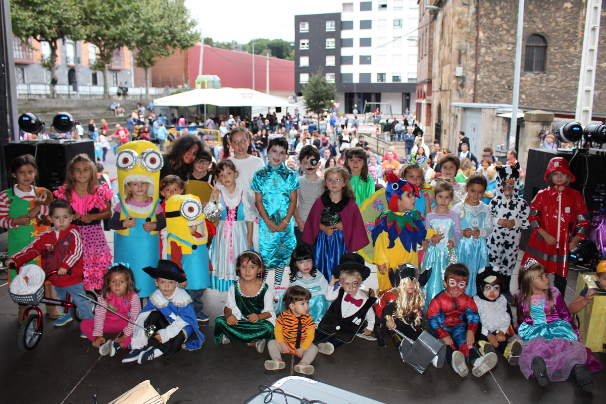 Concurso de disfraces infantil en las fiestas de Burtzeña