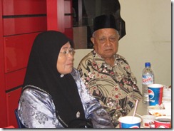Parents23Dec09 002