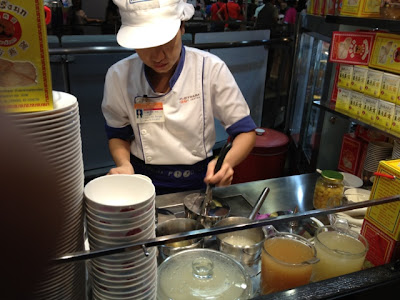 Bangkok, Platinum Mall food court, bird's nest stall