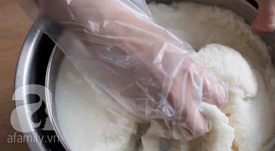 Bánh tằm khoai mì sắc màu phủ dừa