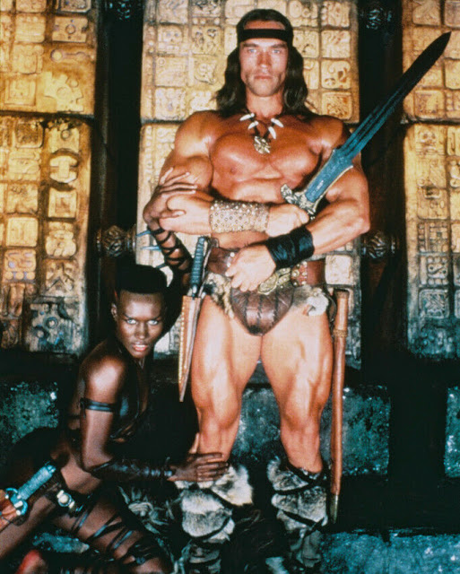 Arnold Schwarzenegger y Grace Jones en el rodaje de Conan el Destructor