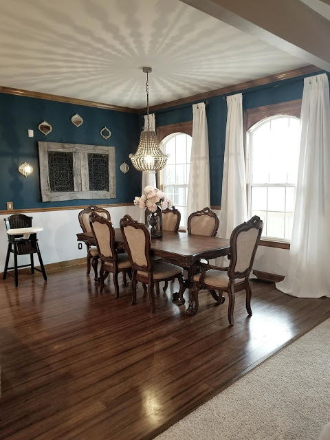 Chair Rail Paint / Tips For Painting Two Tone Walls With A Chair Rail Two Tone Walls Chair Rail Paint Ideas Bedroom Wall : Another great idea is to add chair rail molding.