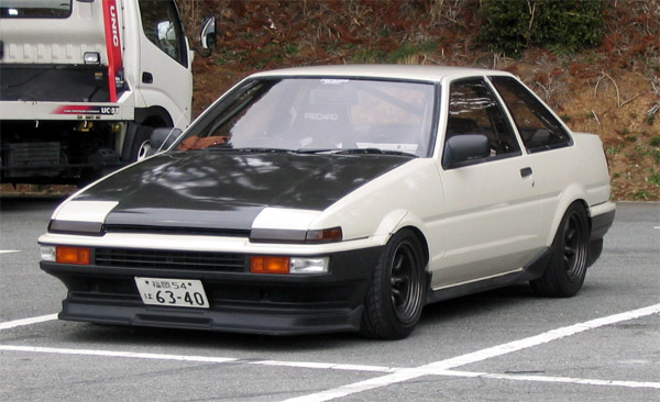 The pinnacle of Ae86 tuning is contained in this image these cars are 